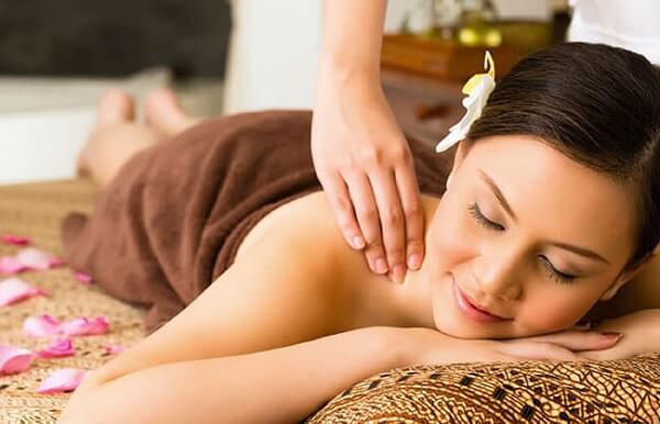 Khóa học massage bấm huyệt Tphcm tại học viện thẩm mỹ New Gem 3 Khóa học massage bấm huyệt Tphcm tại học viện thẩm mỹ New Gem