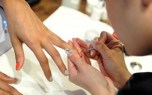 Kinh nghiệm học nghề nail gồm những gì để nhanh giỏi nghề nhất?
