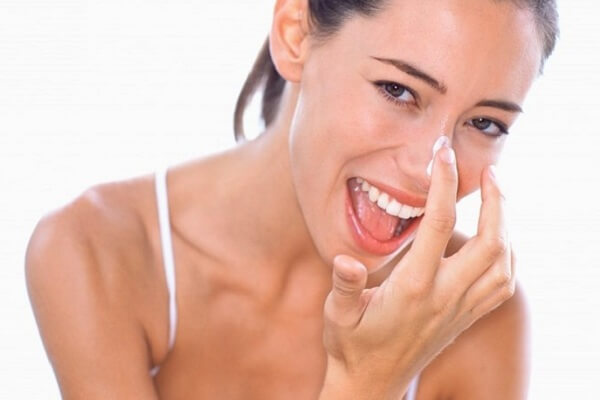 Trị mụn đầu đen ở mũi bằng 6 cách đơn giản, hiệu quả cao 3 Kem đánh răng giúp loại bỏ mụn đầu đen ở mũi