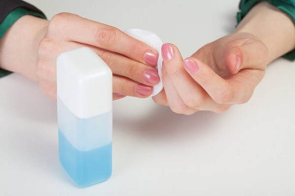 Cách làm sạch móng tay dạng gel tại nhà cực hiệu quả
