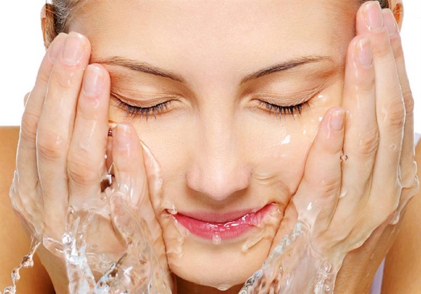 Cách chăm sóc da mặt ngay khi ngủ giúp bạn tiết kiệm thời gian