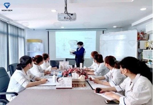 BÍ KÍP "THẦN TỐC" BỨT PHÁ GIỚI HẠN CÙNG KHÓA HỌC NAIL CẤP TỐC 2 BÍ KÍP "THẦN TỐC" BỨT PHÁ GIỚI HẠN CÙNG KHÓA HỌC NAIL CẤP TỐC