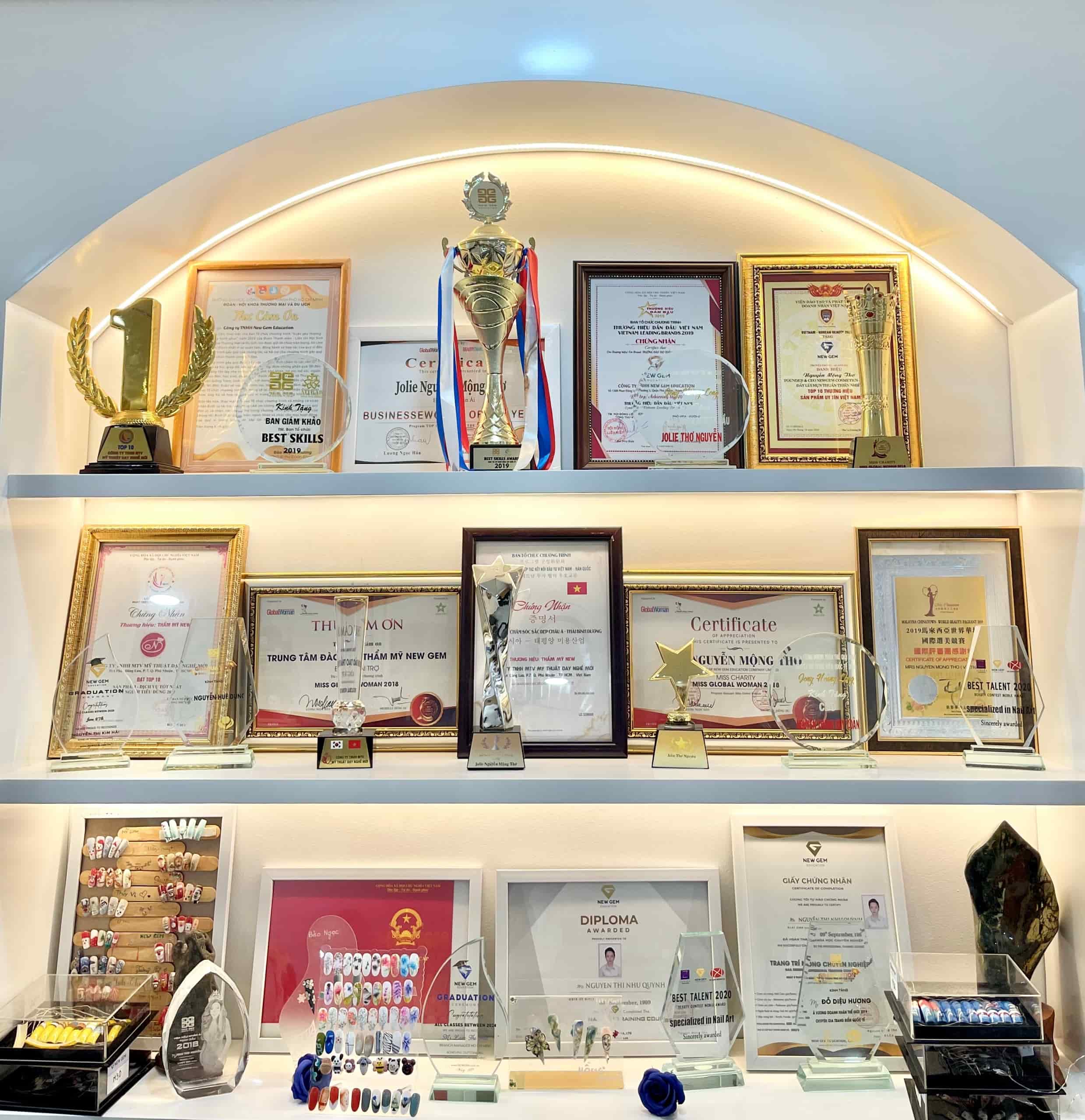 84 Khóa học Makeup chuyên nghiệp Khóa học Makeup chuyên nghiệp 80