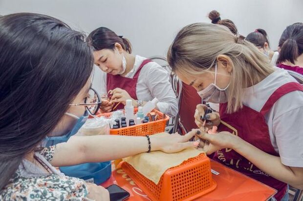 World Nail School 1 1 6 World Nail School 1 1 2